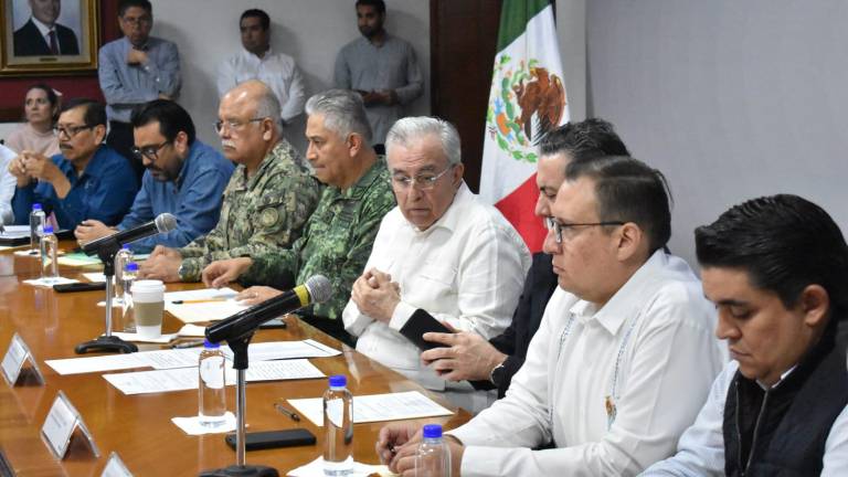 A la primera sesión del Consejo Estatal de Seguridad Pública de Sinaloa asistieron alcaldes y alcaldesas del estado, diputados, secretarios de estado, autoridades de seguridad y el Gobernador.