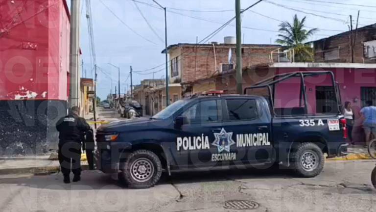 Las balas en Escuinapa no esperaron hasta en la noche; sobre la Calle 22 de Diciembre, una mujer fue asesinada durante la tarde de este jueves.