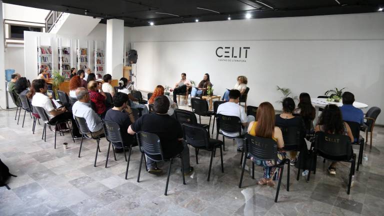 Ocho escritores de Culiacán debutaron públicamente en la lectura de sus cuentos.