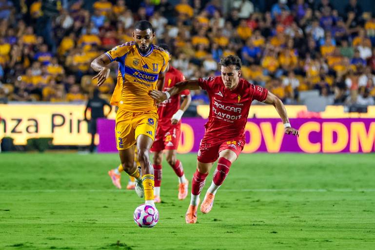 Brunetta brilla con triplete y Tigres vence 5-3 a Necaxa en el Volcán