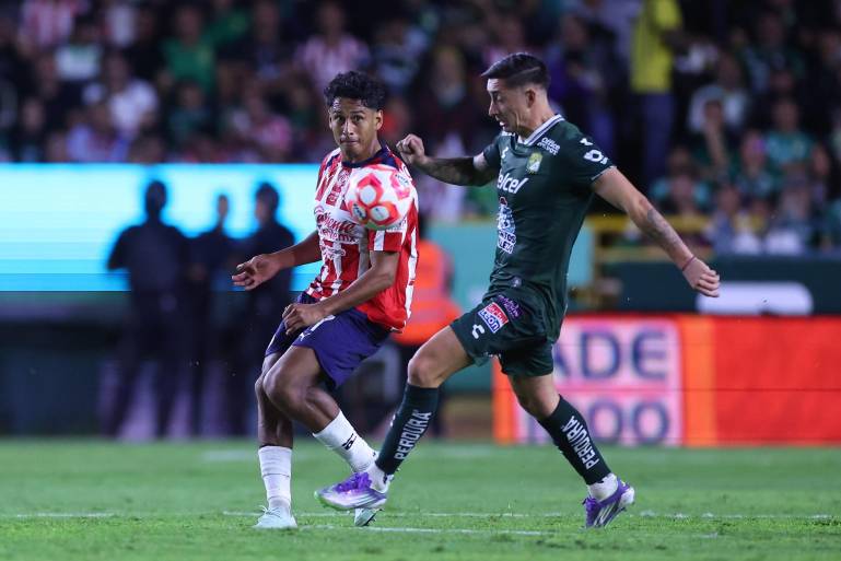 Gabriel Milito destaca al sinaloense Luis Romo tras el triunfo de Chivas
