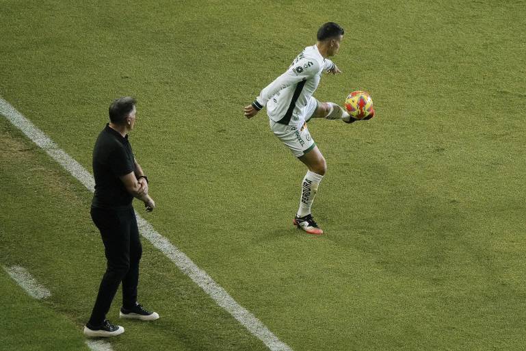 Aclara Berizzo rumores sobre supuesta salida de James Rodríguez del León