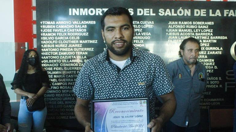 Jesús “Balita” López es premiado como el mejor boxeador de 2021.
