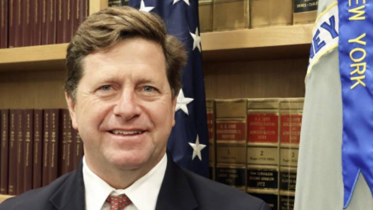 El Presidente de Estados Unidos Donald Trump nominó a Jay Clayton como jefe de Inteligencia Nacional.
