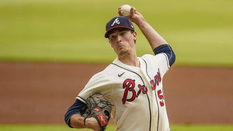 Max Fried logró imponerse a Trevor Bauer en el duelo monticular.