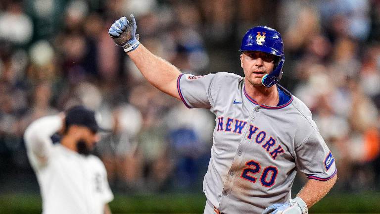 Pete Alonso analiza ofertas en su faceta de agente libre y está próximo a reunirse con Medias Rojas y con Orioles.