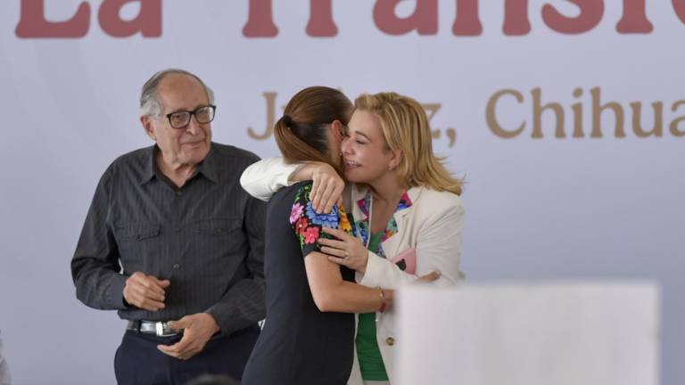 La Presidenta de México Claudia Sheinbaum Pardo y la Gobernadora Maru Campos Galván en un evento en Chihuahua en 2025.