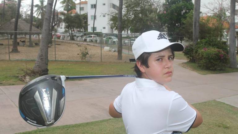 Jesús Santiago del Águila Espinoza quiere jugar golf de forma profesional.