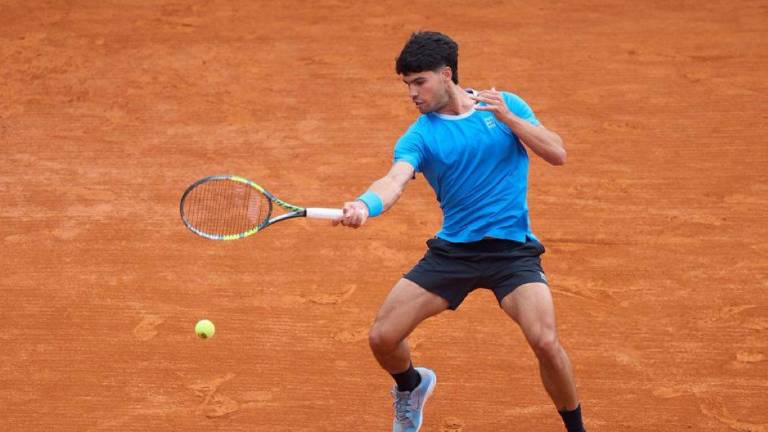 Carlos Alcaraz dominó en par de sets al argentino Sebastián Báez.