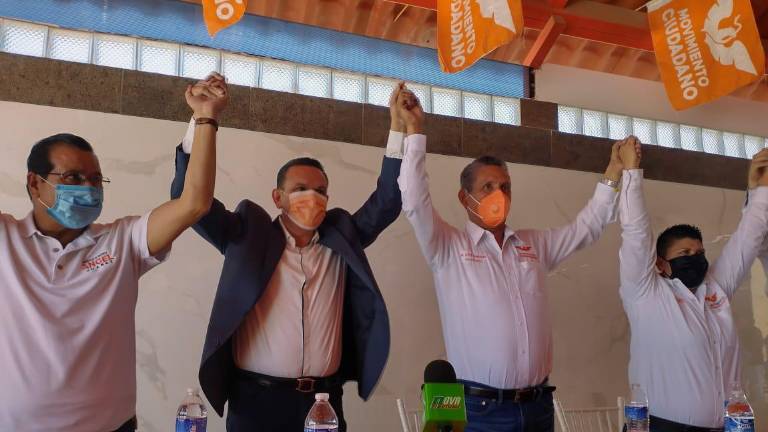 Su evento de arranque fue una rueda de prensa en la que estuvo acompañado por el candidato de MC a la gubernatura, Sergio Torres.
