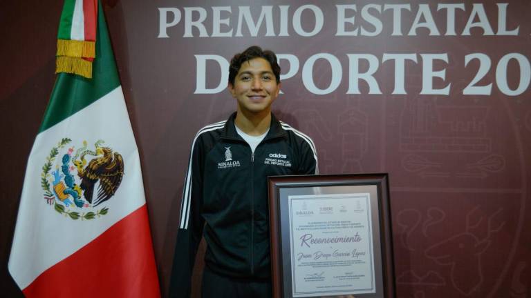 Sinaloenses reciben el Premio Estatal del Deporte