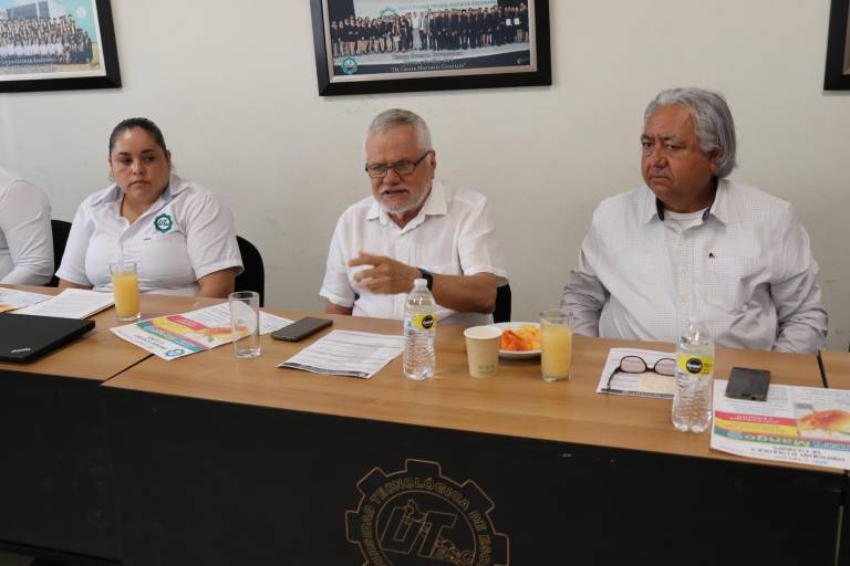 Presenta UTEsc programa del III Congreso Nacional del Mango a autoridades y representantes del sector