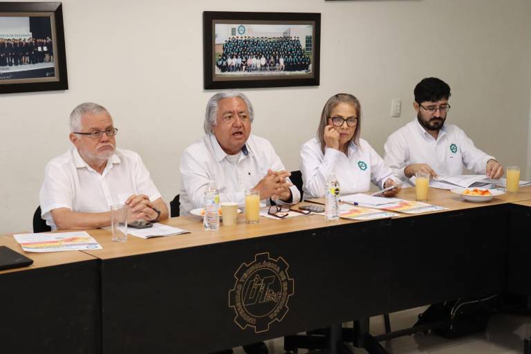 Presenta UTEsc programa del III Congreso Nacional del Mango a autoridades y representantes del sector