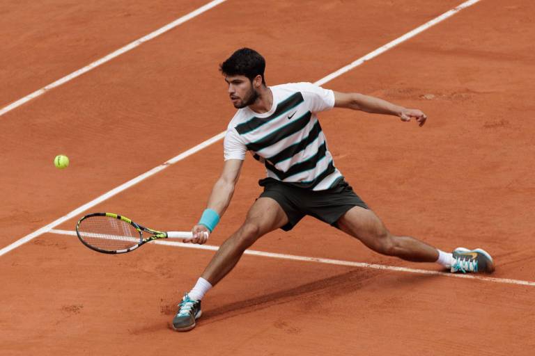 Sinner y Alcaraz avanzan con mano de hierro en Roland Garros