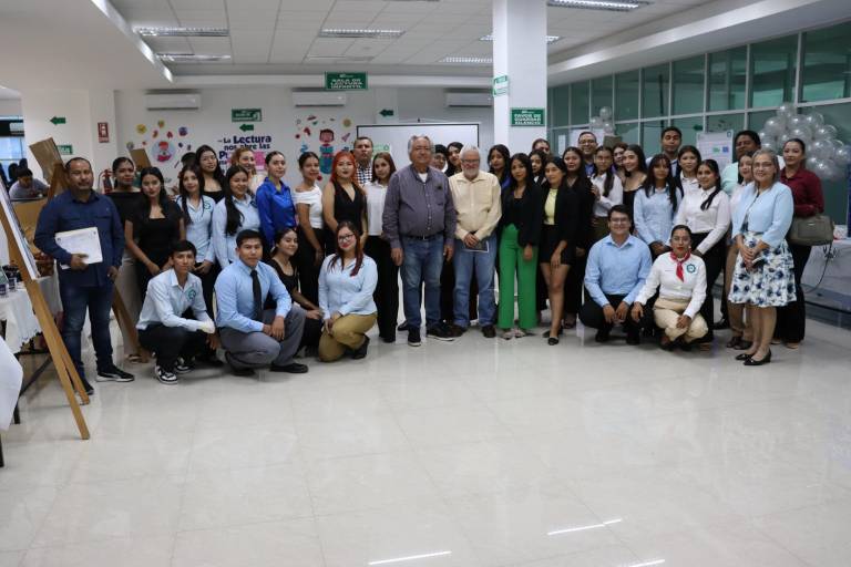 Con la presencia del presidente municipal de Escuinapa, estudiantes de turismo de UTEsc realizan muestra de proyectos de impacto en comunidades de la región