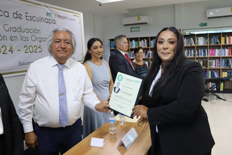 Reciben título de grado, egresados de la Maestría en Gestión e Innovación en las organizaciones de la UTEsc