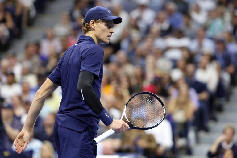Jannik Sinner se muestra contundente y avanza a cuartos de final en el US Open