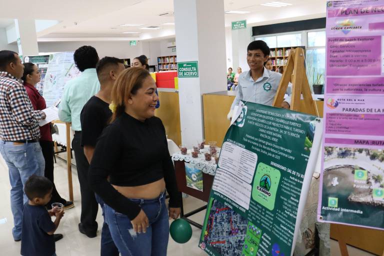 Con la presencia del presidente municipal de Escuinapa, estudiantes de turismo de UTEsc realizan muestra de proyectos de impacto en comunidades de la región