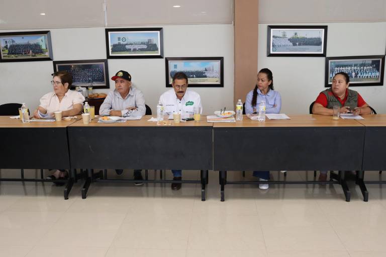 Presenta UTEsc programa del III Congreso Nacional del Mango a autoridades y representantes del sector