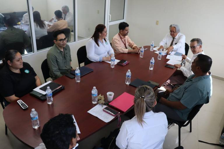 Firman convenio de colaboración UTEsc y Confíe. Se presenta propuesta sobre inducción floral del mango