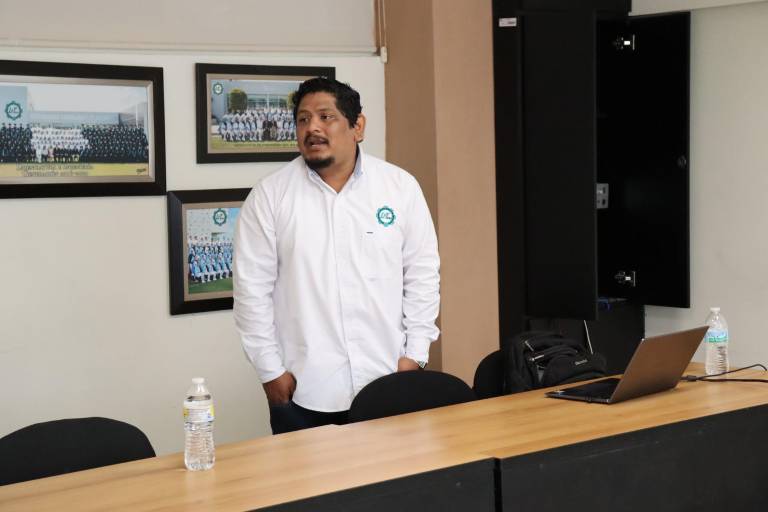 Presenta UTEsc programa del III Congreso Nacional del Mango a autoridades y representantes del sector