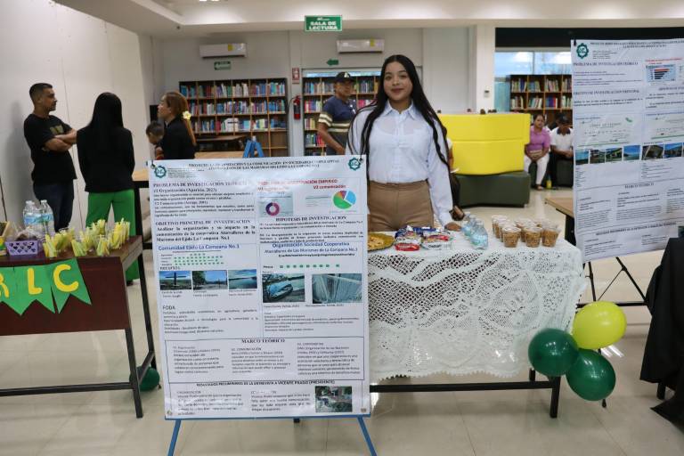 Con la presencia del presidente municipal de Escuinapa, estudiantes de turismo de UTEsc realizan muestra de proyectos de impacto en comunidades de la región
