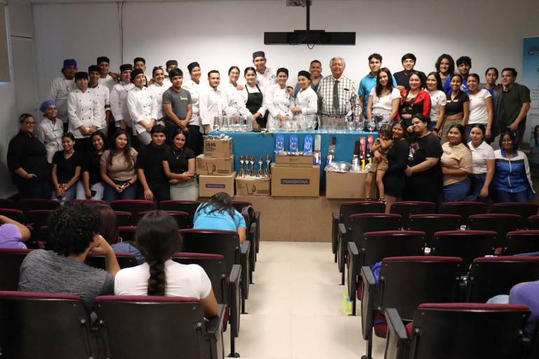 Invierte UTEsc más de 50 mil pesos en instrumentos para el taller de gastronomía