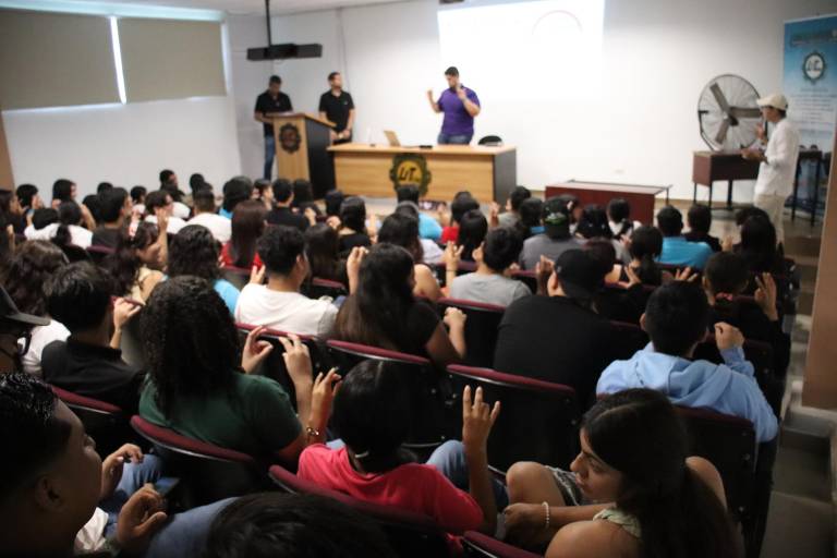Imparten taller de Lengua de Señas Mexicanas a estudiantes de UTEsc, con apoyo del Ayuntamiento de Escuinapa