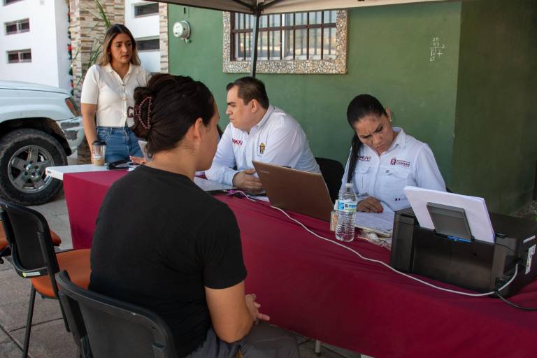 Lleva Inmuvi trámites de regularización a Valle de Encino con jornada ‘Papelito Habla’
