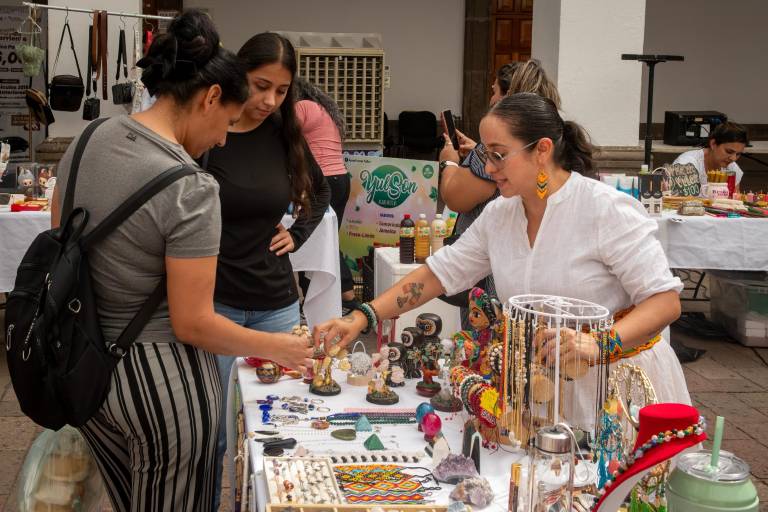 Emprendedoras locales dan vida al Bazar ‘Tradiciones de Otoño’ en Culiacán