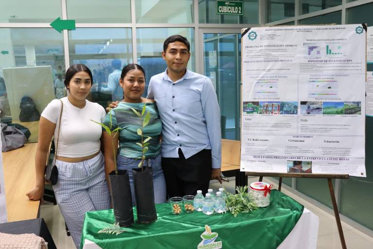 Con la presencia del presidente municipal de Escuinapa, estudiantes de turismo de UTEsc realizan muestra de proyectos de impacto en comunidades de la región