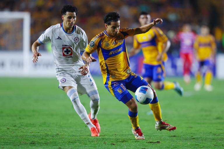 Tigres y Cruz Azul empatan en la ida de semifinales; la Máquina saca ventaja con gol de visitante
