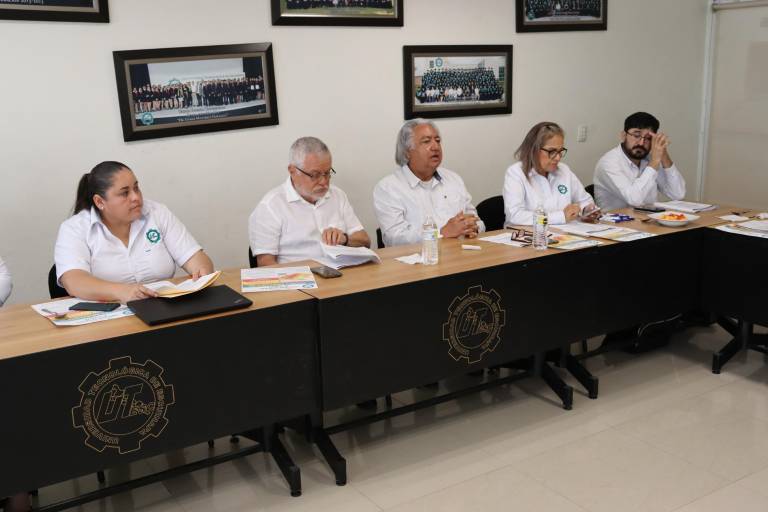Presenta UTEsc programa del III Congreso Nacional del Mango a autoridades y representantes del sector