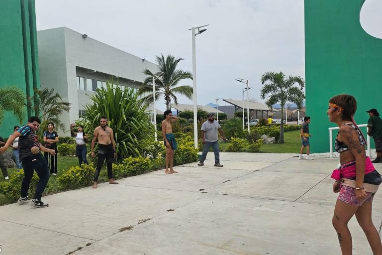 En UTEsc, estudiantes de la UNAM realizan actividades de difusión y preservación del ulama como parte de un proyecto de investigación