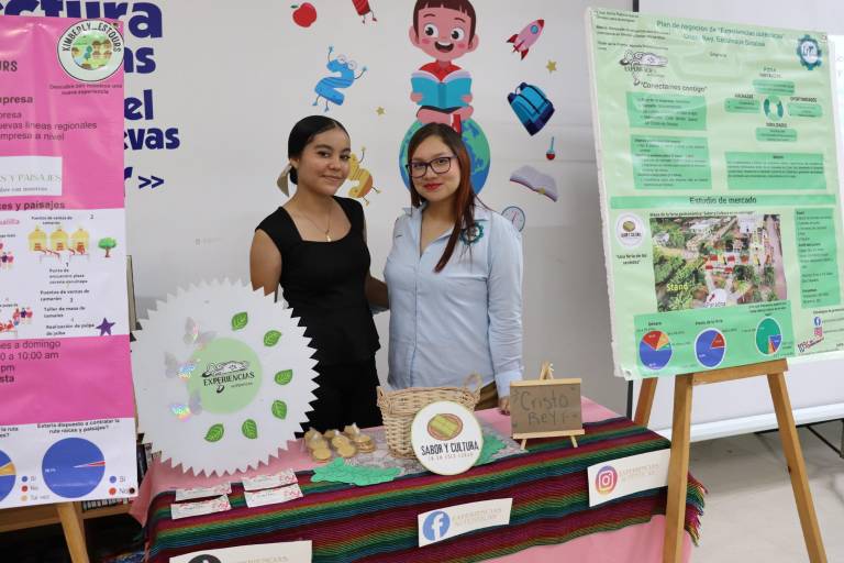 Con la presencia del presidente municipal de Escuinapa, estudiantes de turismo de UTEsc realizan muestra de proyectos de impacto en comunidades de la región