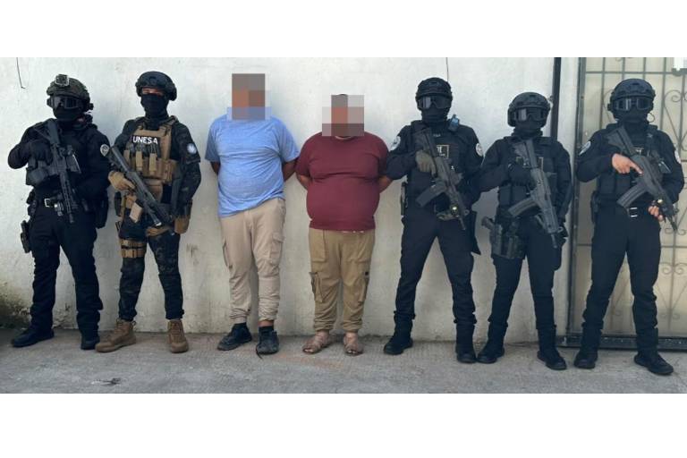 La captura de los tres hombres se realizó el pasado lunes 12 de octubre tras una persecución de policías y militares en calles de la colonia Pueblo Nuevo del municipio de Escuinapa.