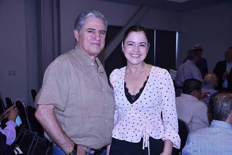 Conversan ciudadanos sobre el futuro de Sinaloa