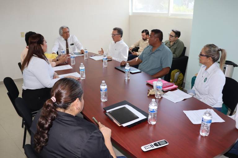 Firman convenio de colaboración UTEsc y Confíe. Se presenta propuesta sobre inducción floral del mango
