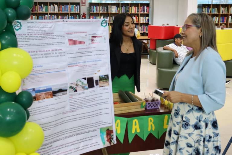 Con la presencia del presidente municipal de Escuinapa, estudiantes de turismo de UTEsc realizan muestra de proyectos de impacto en comunidades de la región