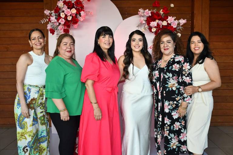 Organizan shower en honor a Jessica Hernández