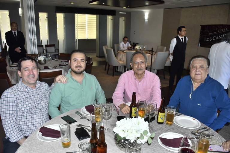 Celebran Los Caminantes su reunión ‘1500’