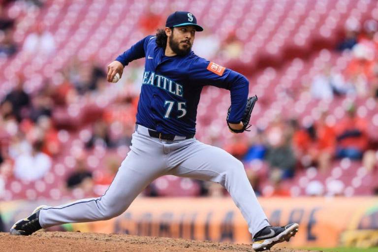 Marineros ejercen opción de Andrés Muñoz y siguen a la espera por Jorge Polanco