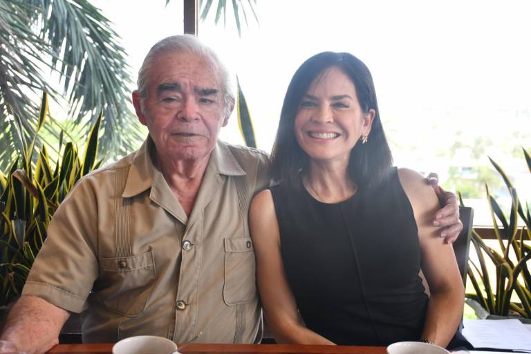 Con un rico desayuno, festejan abogados su día