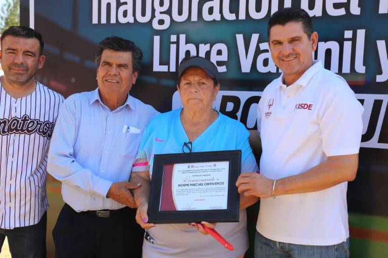Mocorito inaugura Torneo Estatal de Softbol Bola Puesta con homenaje a Noemí Macías Ontiveros