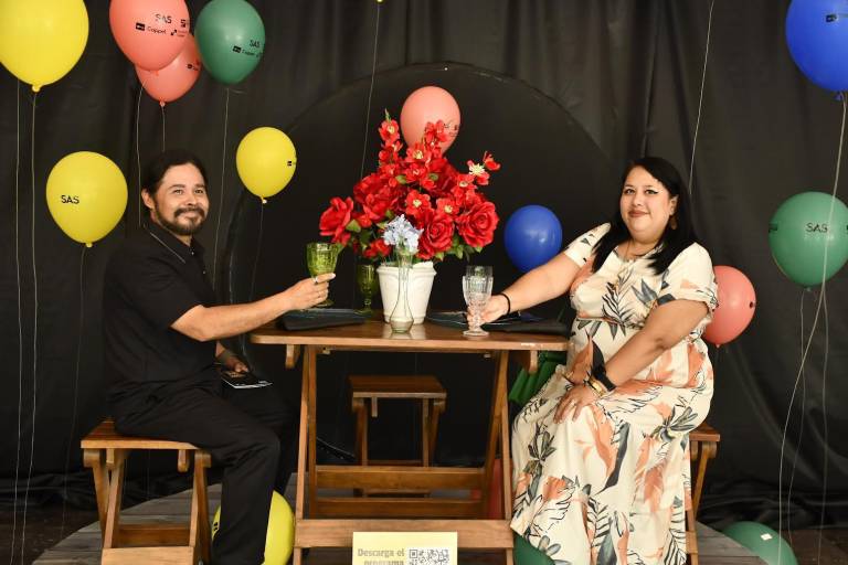 Reflexionan sobre la felicidad y la muerte en Eclipse Total