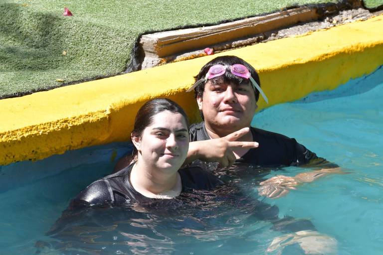 Disfrutan familias de últimos días vacacionales en Imala