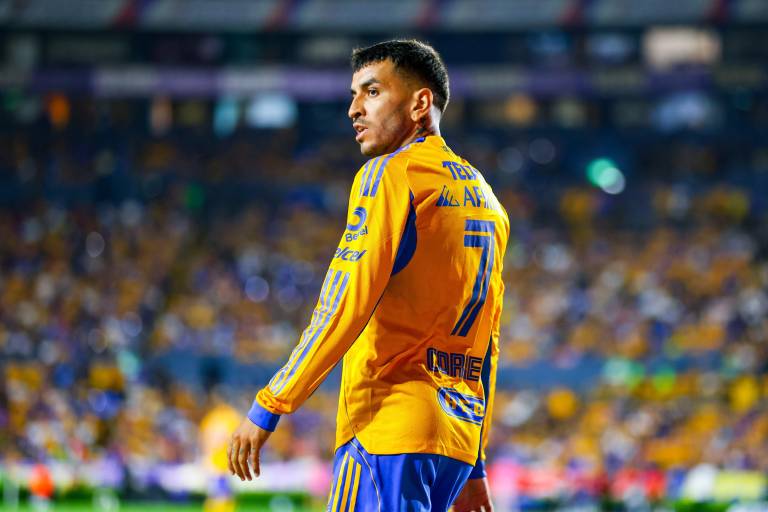 Ángel Correa protagoniza curioso encuentro con un oso en Monterrey