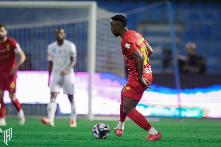 Julián Quiñones rescata el honor del Al Qadisiya con un gol en tiempo añadido