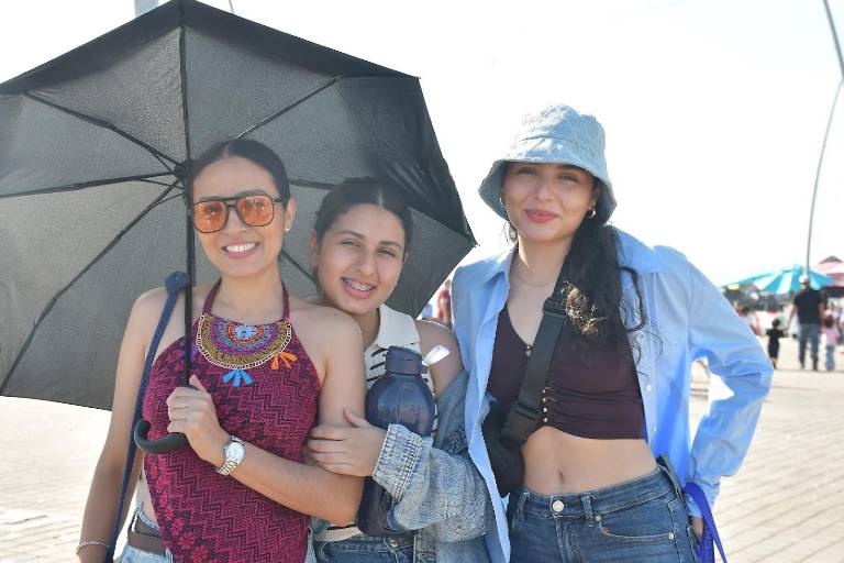 Disfrutan de ‘Oleajes de Alegría’ en el tradicional Carnaval de Altata 2026