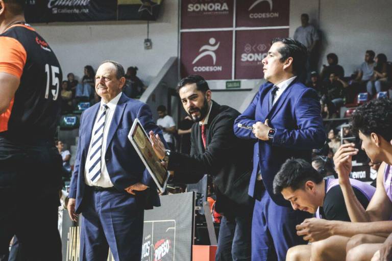 De la mano del experimentado coach LaSelle Taylor, Venados Basketball está listo para jugar dos series vitales en casa